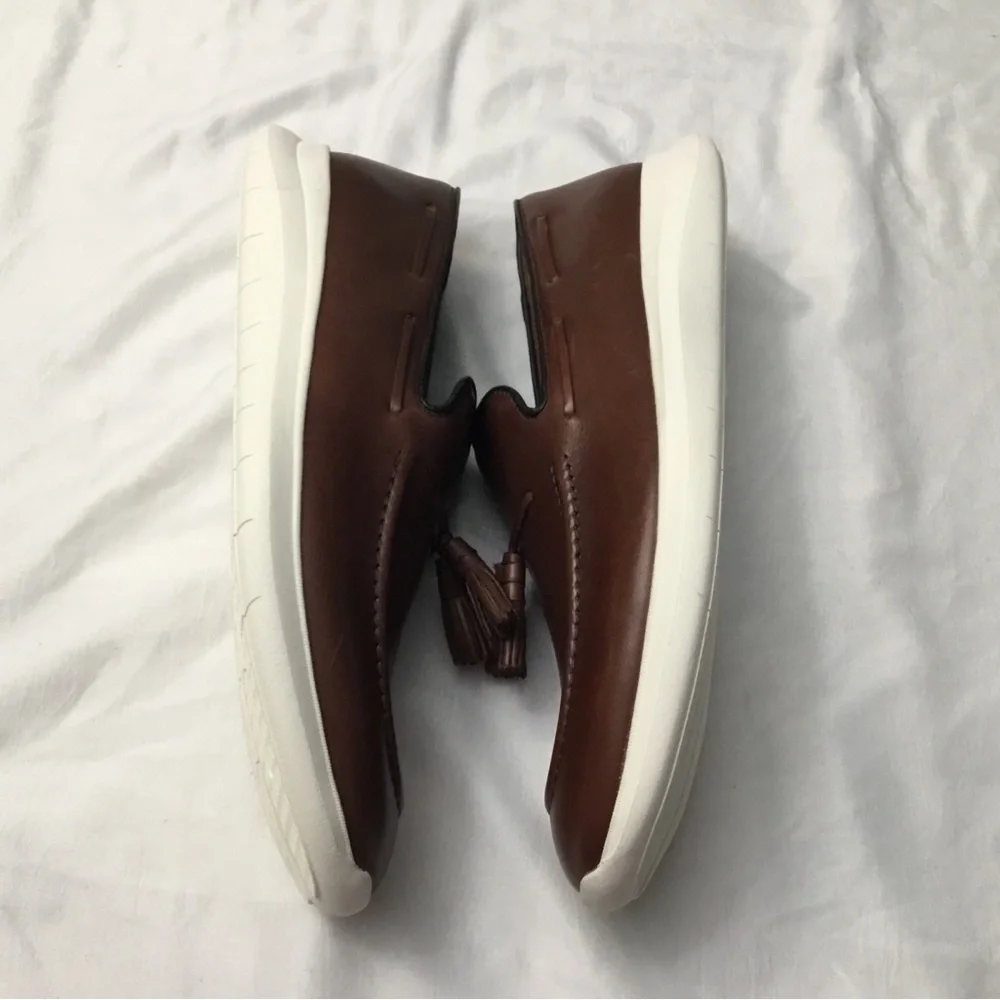JOHNSTON & MURPHY Sleek Brown and White Slip-On Loafers for Casual Comfort